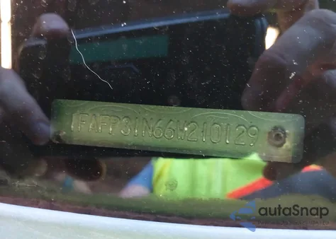 2006 Ford Focus Zx3 from USA, damaged, VIN 1FAFP31N66W210129